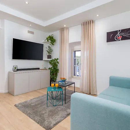 Bay View Апартаменты *